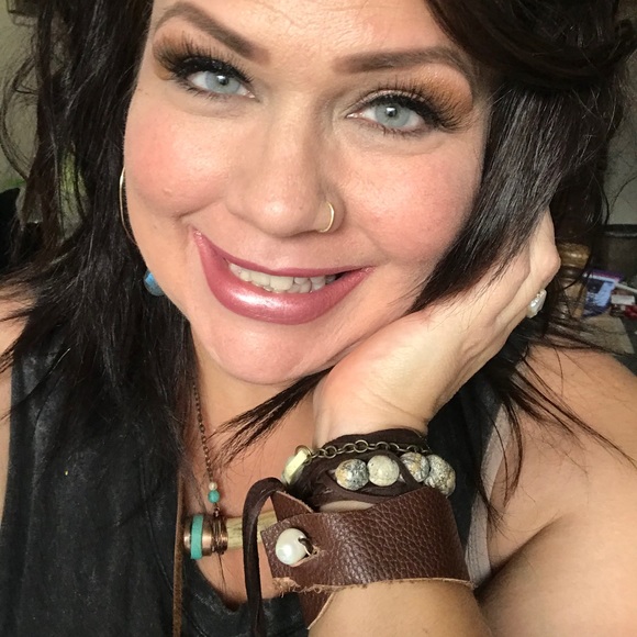 Meet your Posher, Candi - Picture 1 of 3